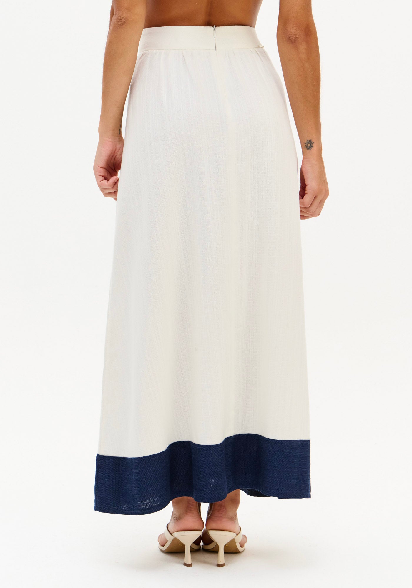 Lady Like Skirt Super Mídi