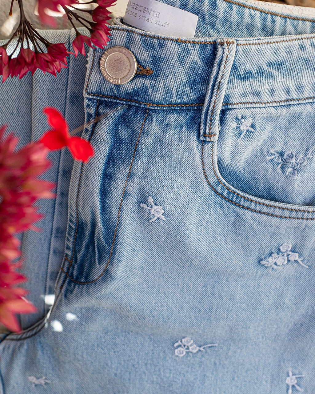 Embroidered wide-leg Jeans