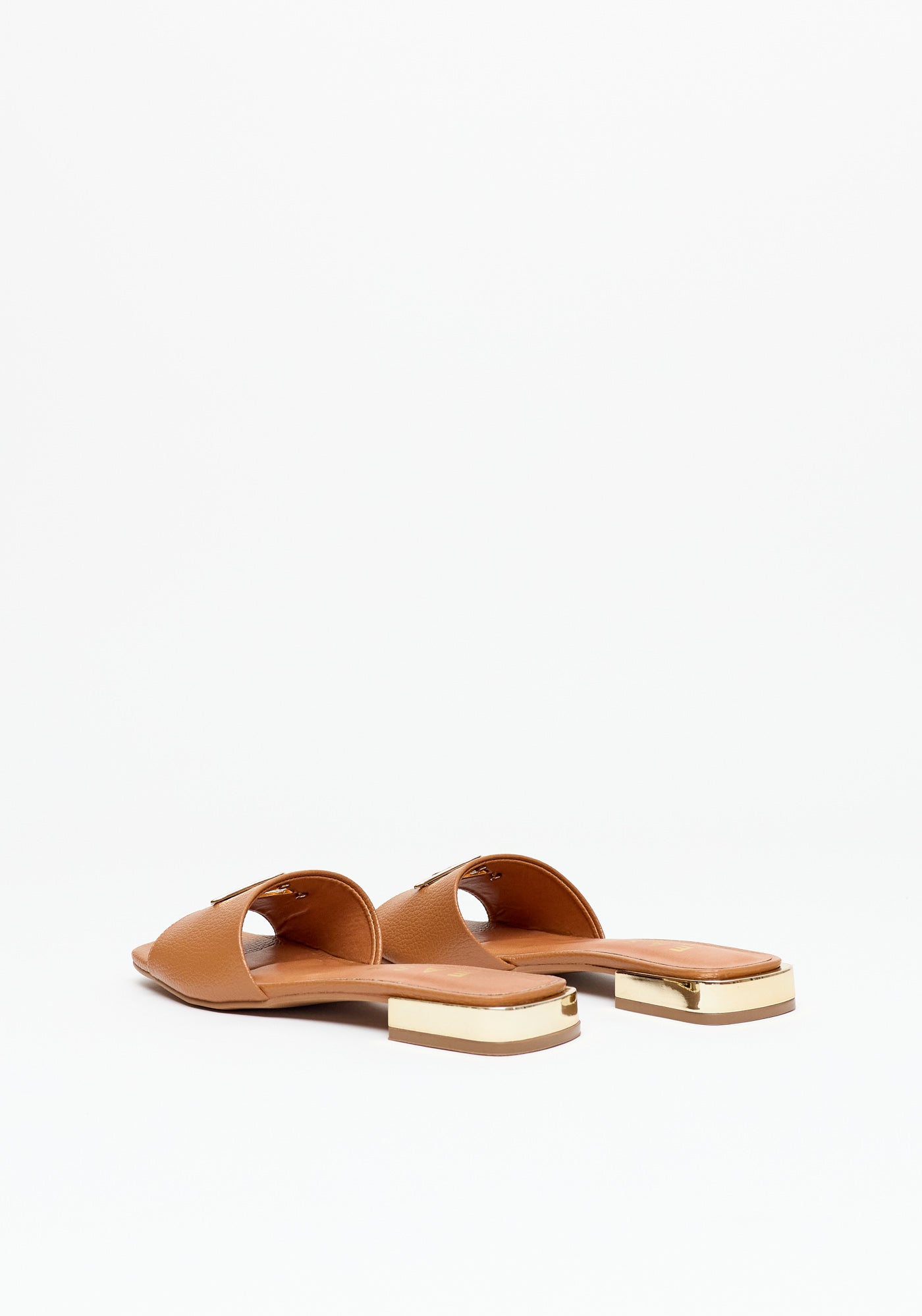 Flat Sandals with Metal Detail Caramel