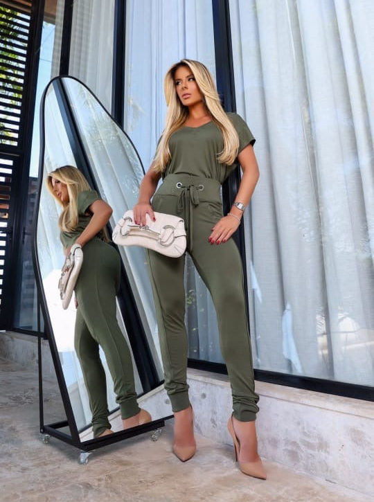 2 Piece Set Sweatshirt Pants and Blouse