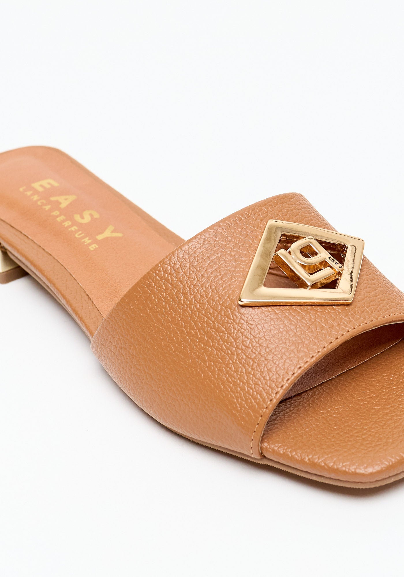 Flat Sandals with Metal Detail Caramel