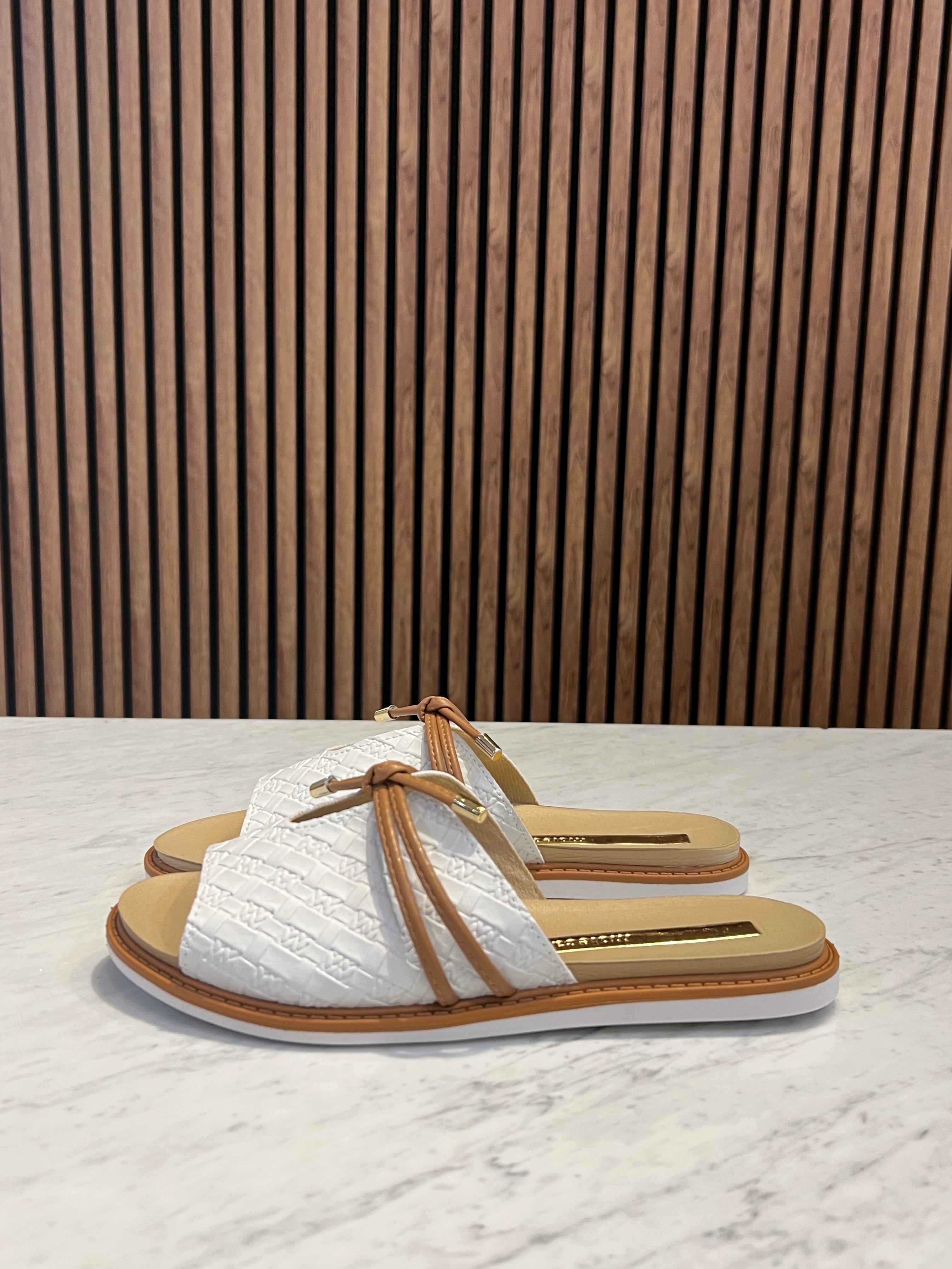 Sandal Moleca White