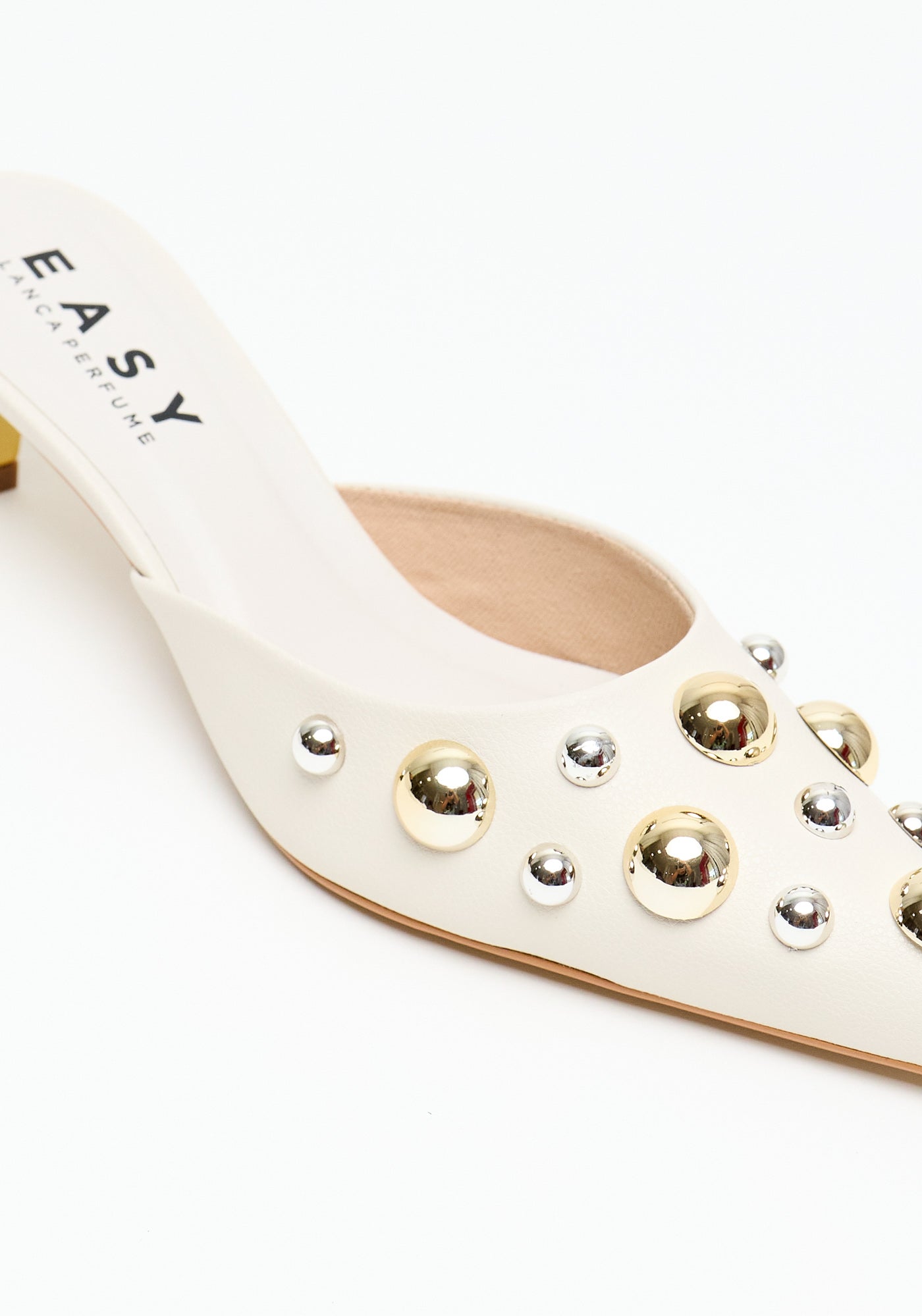 Pumps with Rivet Balls